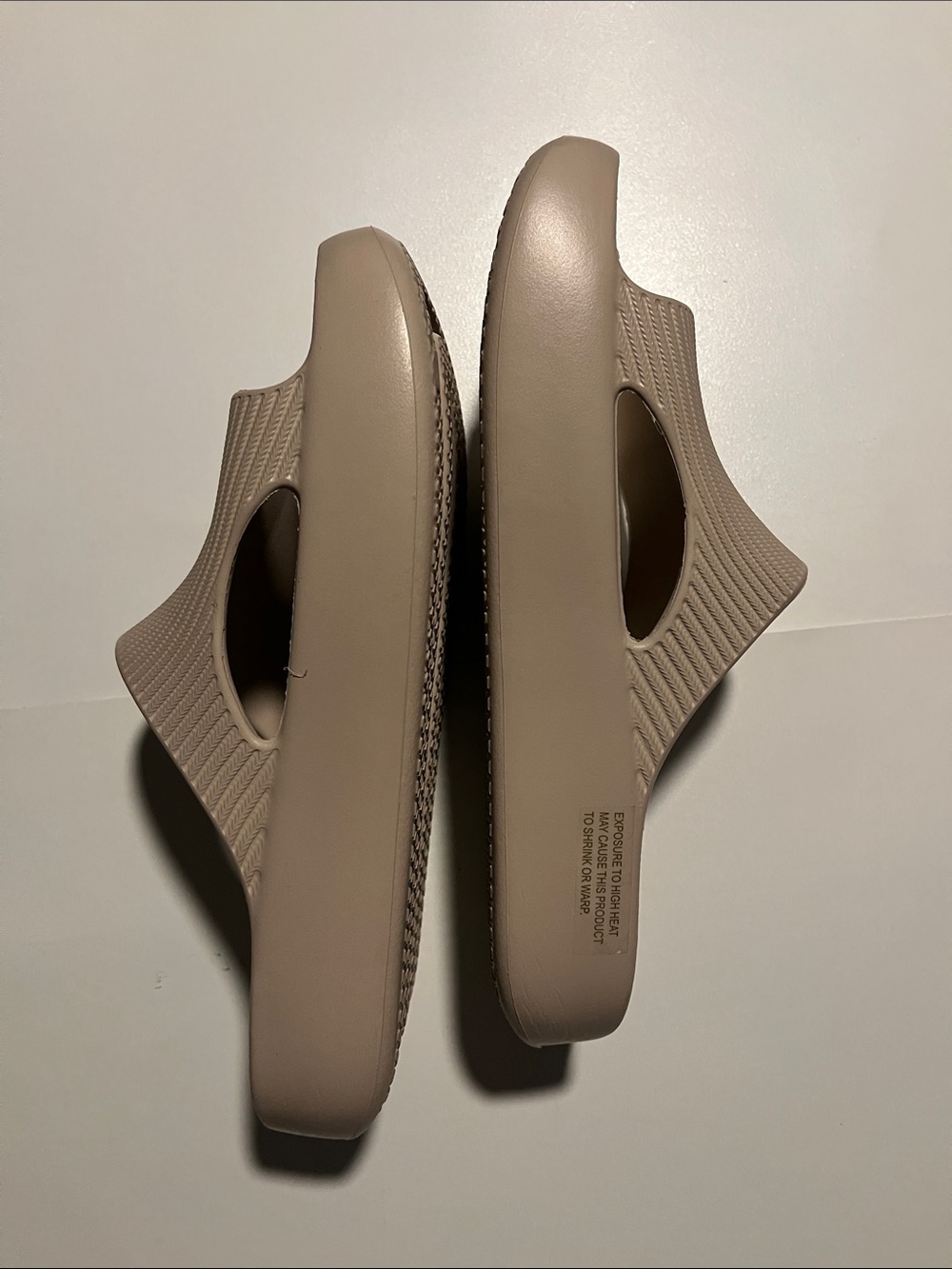 Calla Slides - Picture 2 of 4